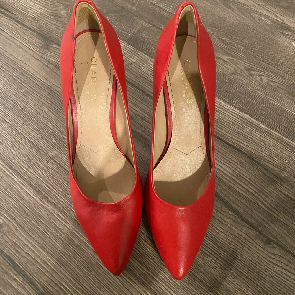 Red pumps